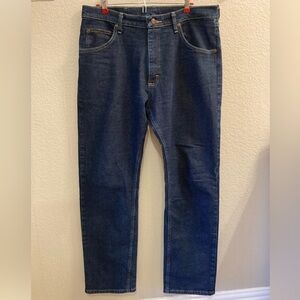 Wrangler 34x32 straight leg dark wash jeans